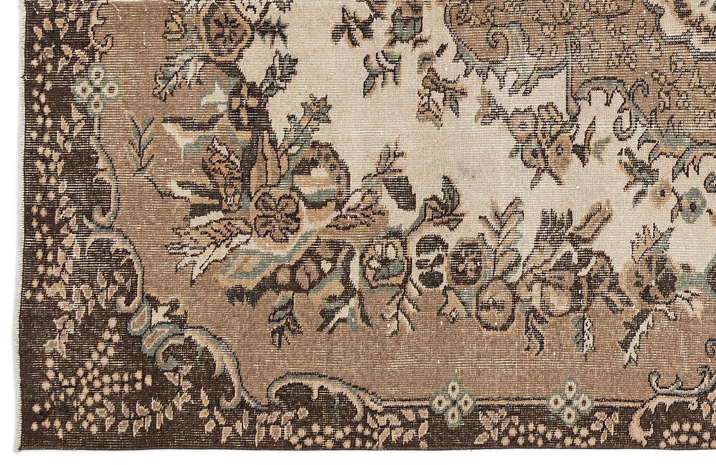 Kagail - Vintage Medallion Rug - 5'8 X 9'1