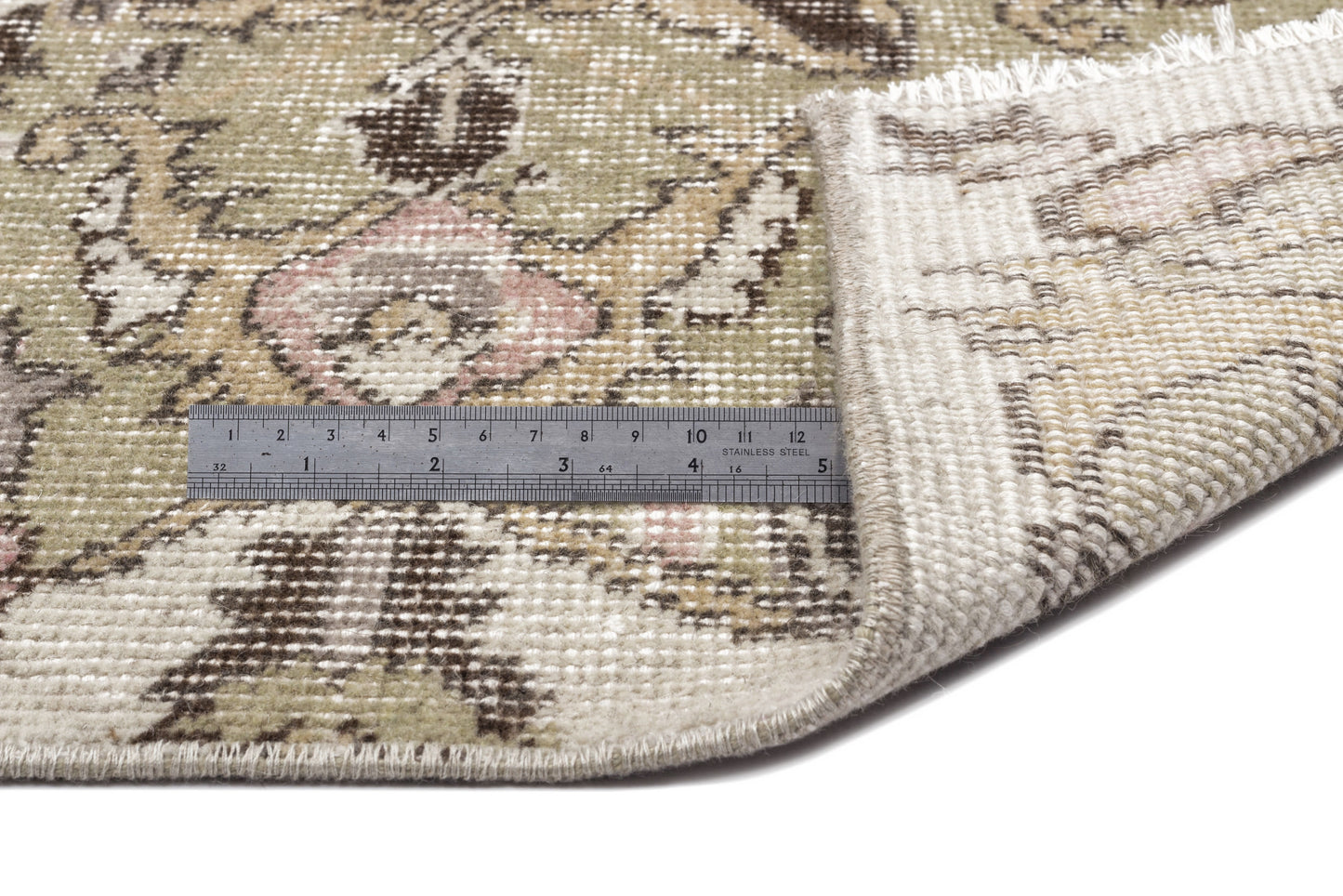 Kaugila - Vintage Medallion Rug - 5'9 X 9'0