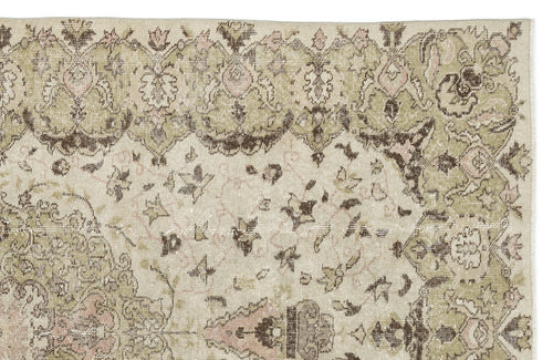 Load image 1 in gallery view. Kaugila - Vintage Medallion Rug - 5'9 X 9'0