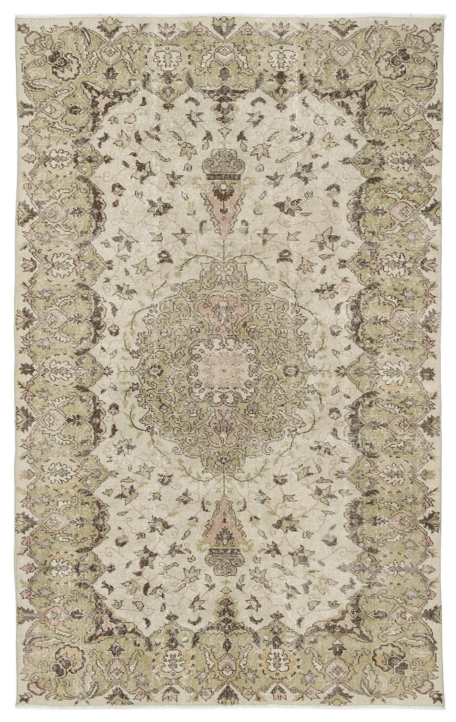 Kaugila - Vintage Medallion Rug - 5'9 X 9'0