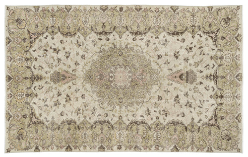 Load image 1 in gallery view. Kaugila - Vintage Medallion Rug - 5'9 X 9'0