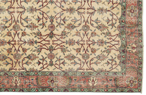 Load image 1 in gallery view. Treta - Vintage Floral Rug - 5'4 X 9'3