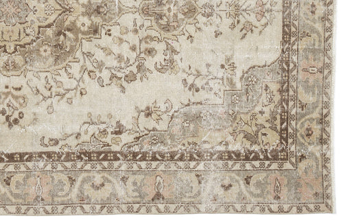 Load image 1 in gallery view. Retasa - Vintage Medallion Rug - 5'10 X 9'4