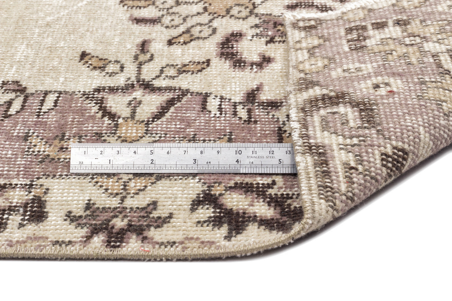 Huzuon - Vintage Medallion Rug - 5'7 X 8'6