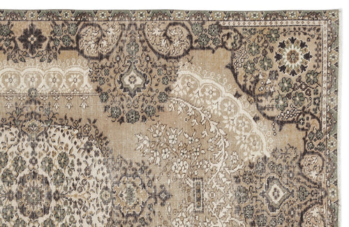 Load image 1 in gallery view. Varaar - Vintage Medallion Rug - 5'2 X 8'6