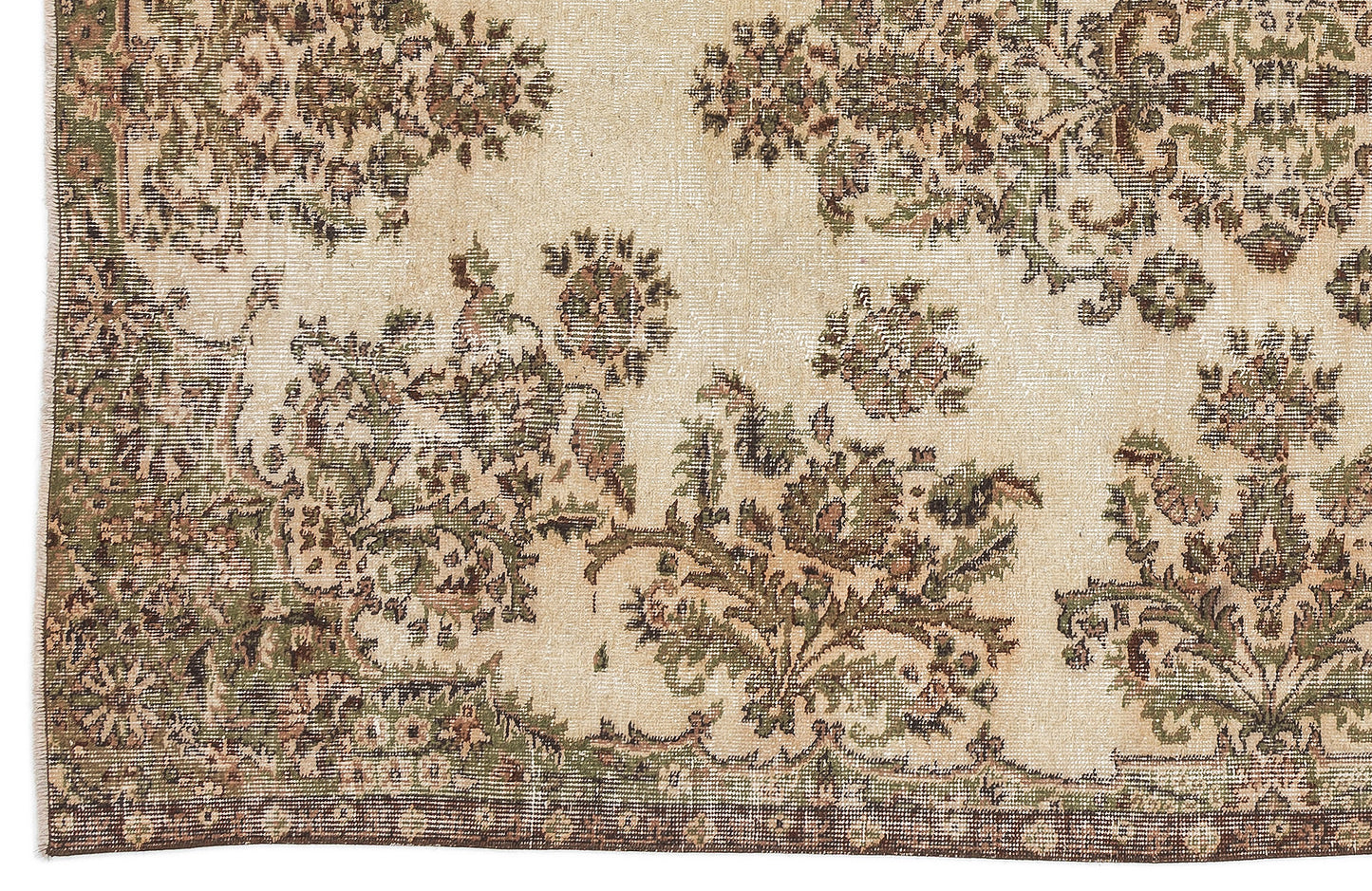 Voanima - Vintage Medallion Rug - 5'5 X 8'9