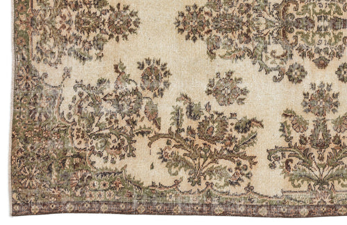 Load image 1 in gallery view. Voanima - Vintage Medallion Rug - 5'5 X 8'9