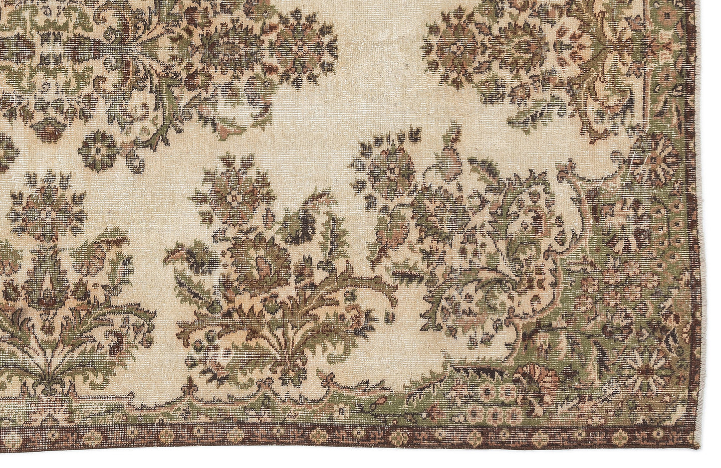 Voanima - Vintage Medallion Rug - 5'5 X 8'9