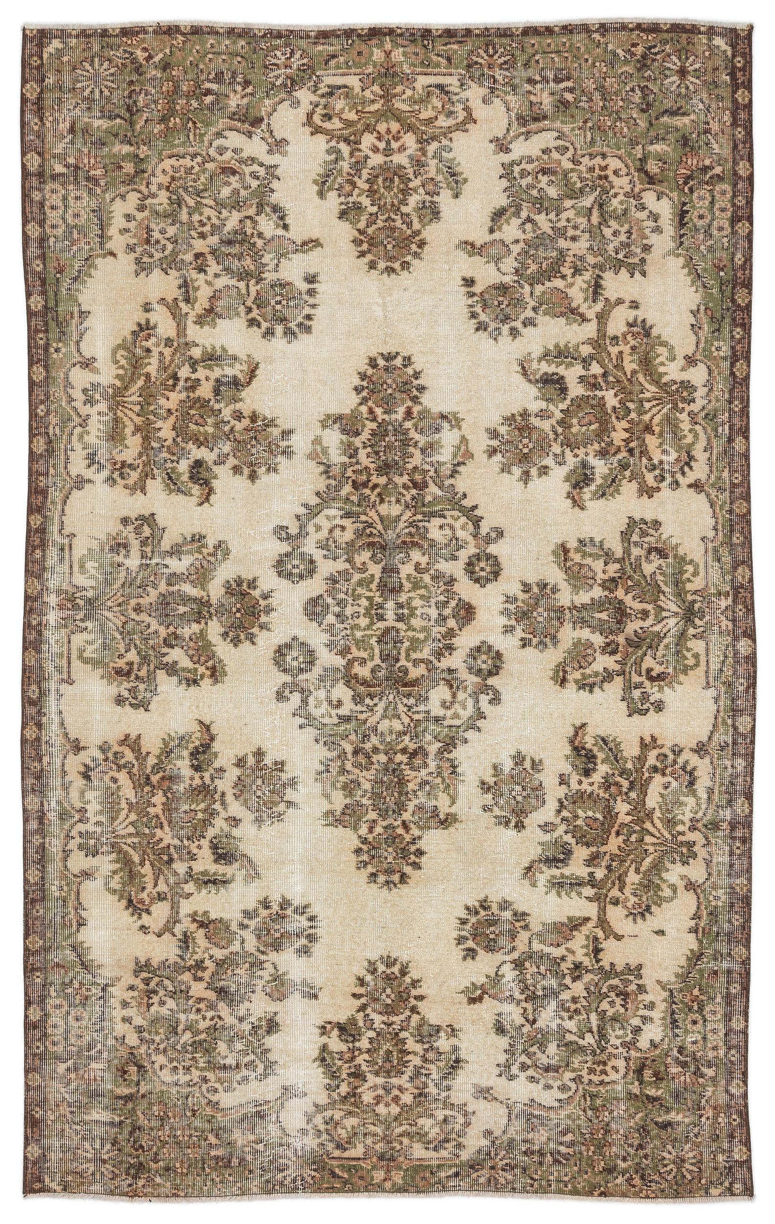 Voanima - Vintage Medallion Rug - 5'5 X 8'9