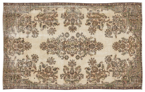 Load image 1 in gallery view. Voanima - Vintage Medallion Rug - 5'5 X 8'9
