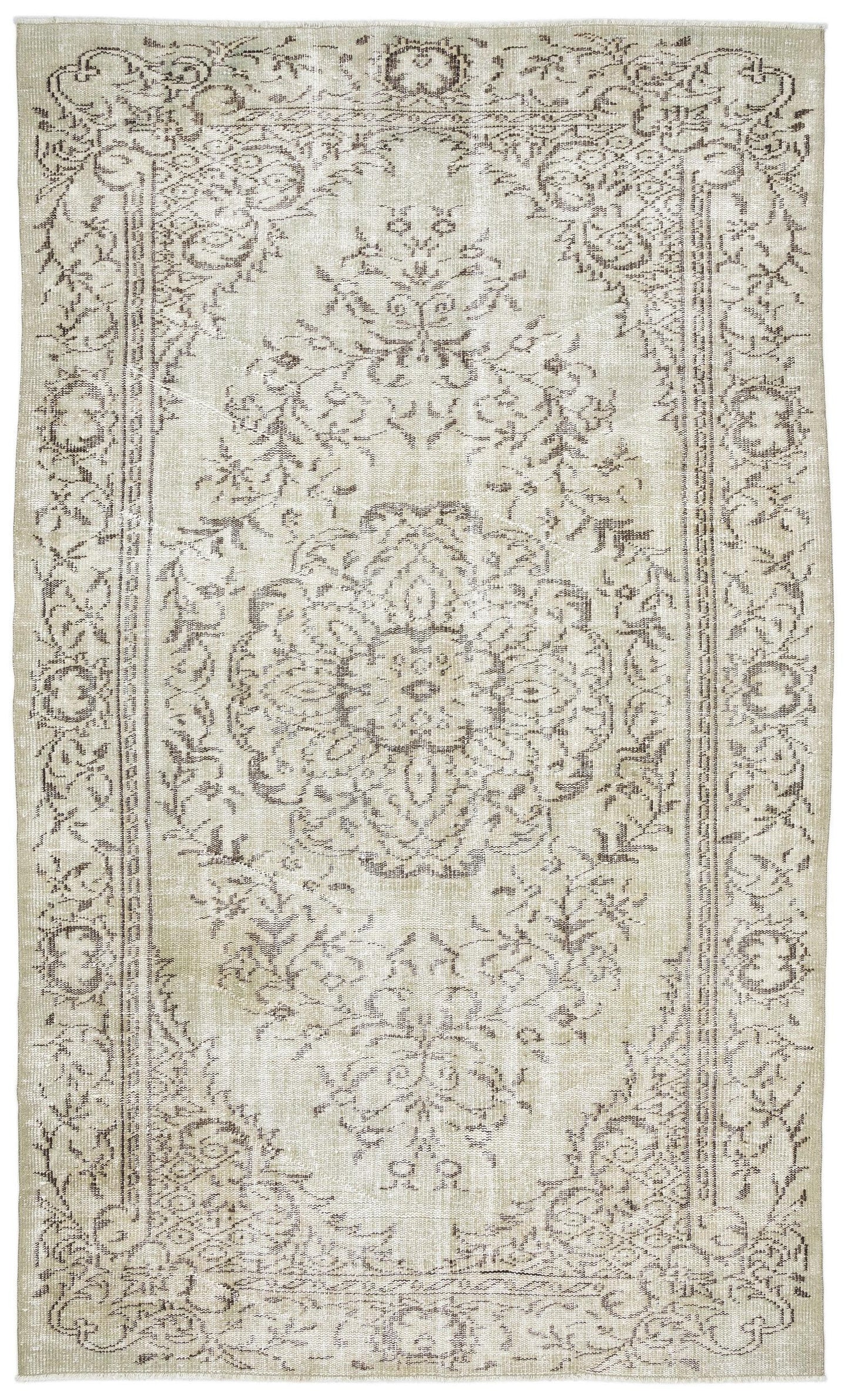 Valeil - Vintage Medallion Rug - 5'6 X 9'4