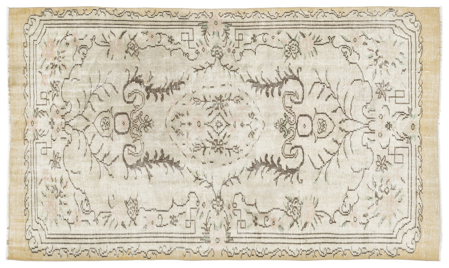 Tapoan - Vintage Medallion Rug - 5'2 X 8'9