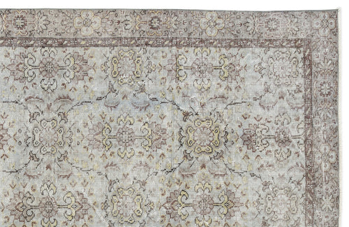 Load image 1 in gallery view. Clafoda - Vintage Floral Rug - 5'3 X 9'1