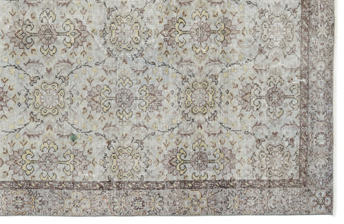 Load image 1 in gallery view. Clafoda - Vintage Floral Rug - 5'3 X 9'1