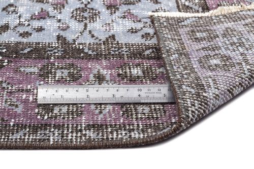 Bild 1 in Galerieansicht laden. Kamira - Vintage Floral Rug - 5'5 X 8'10