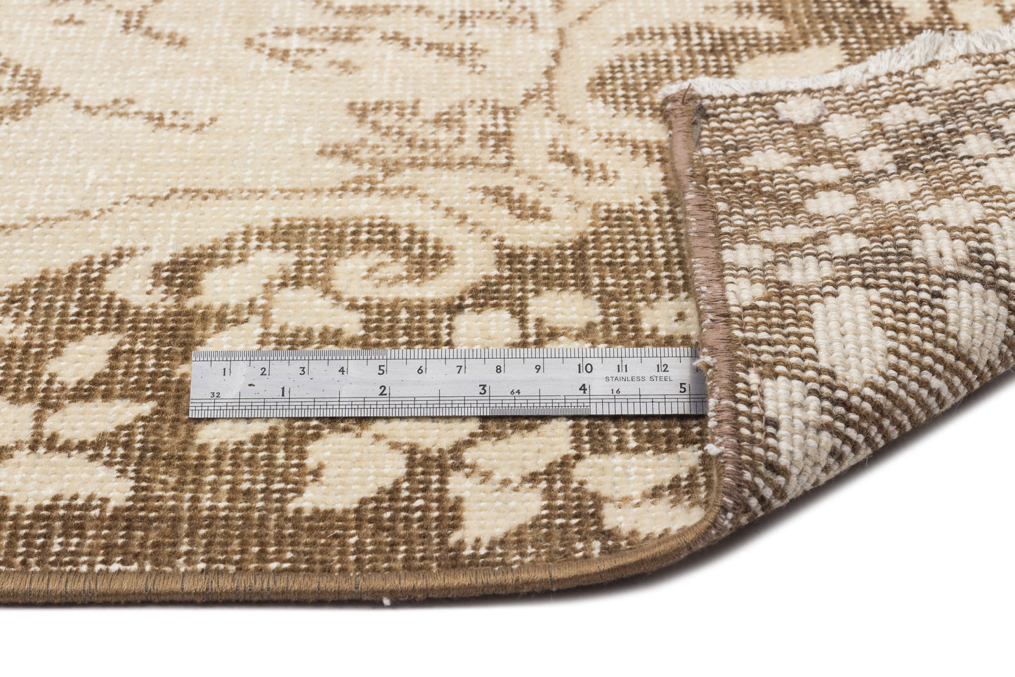 Slavuta - Vintage Medallion Rug - 5'6 X 9'11