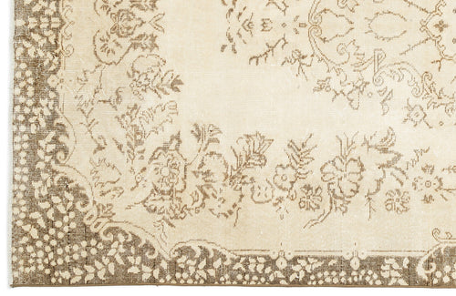 Load image 1 in gallery view. Slavuta - Vintage Medallion Rug - 5'6 X 9'11