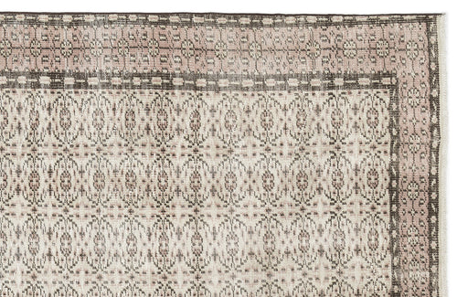 Load image 1 in gallery view. Vopeta - Vintage Floral Rug - 5'7 X 9'2
