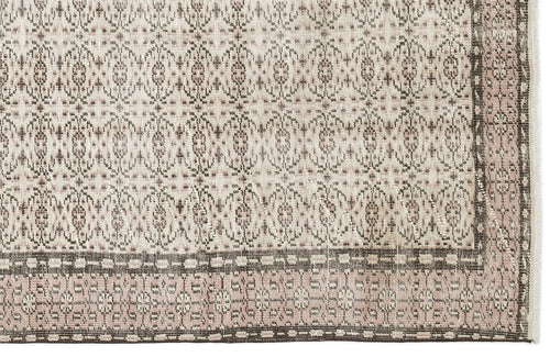 Load image 1 in gallery view. Vopeta - Vintage Floral Rug - 5'7 X 9'2