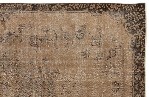 Load image 1 in gallery view. Relaas - Vintage Distressed Rug - 5'6 X 9'5