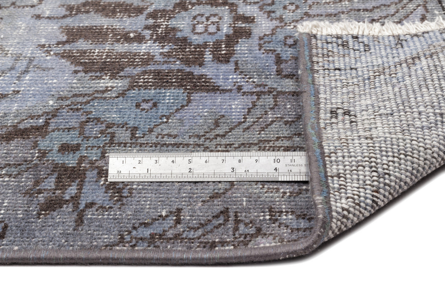 Truvoos - Vintage Distressed Rug - 5'5 X 9'3