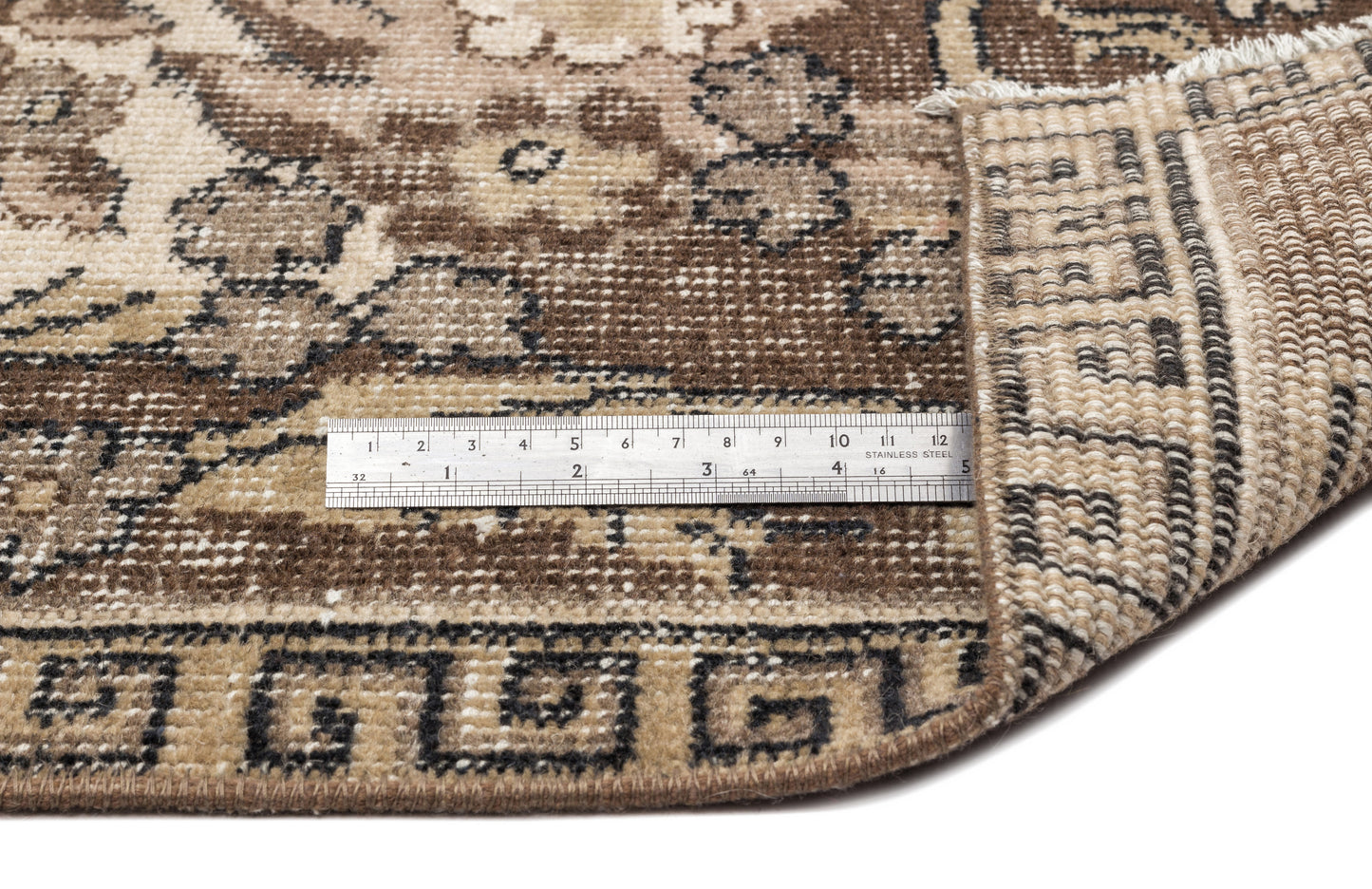 Desius - Vintage Medallion Rug - 5'8 X 8'9
