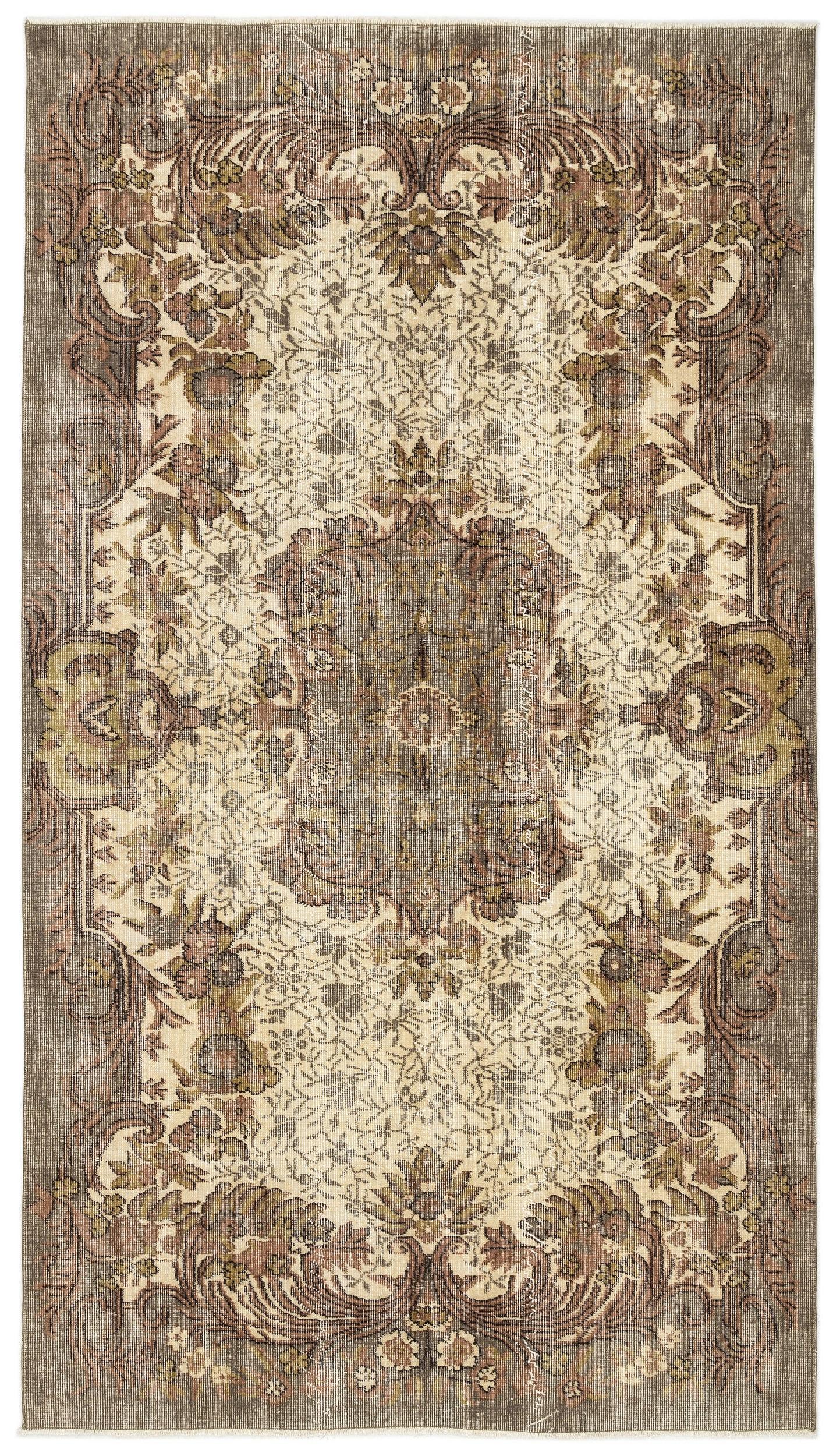 Dosaen - Vintage Medallion Rug - 5'1 X 8'11