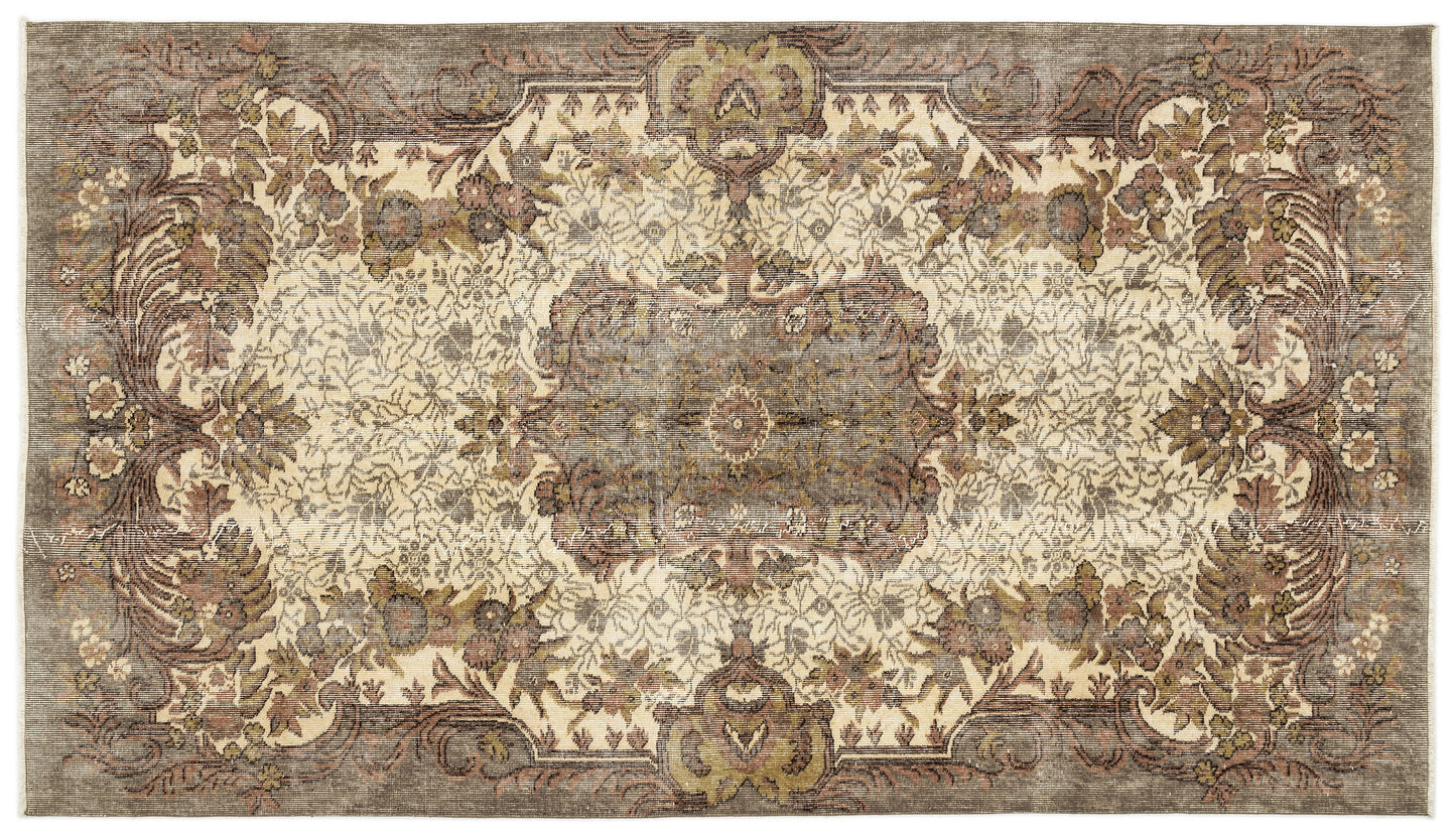 Dosaen - Vintage Medallion Rug - 5'1 X 8'11