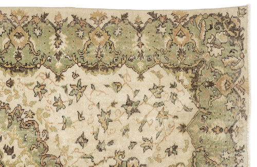 Load image 1 in gallery view. Zainuna - Vintage Medallion Rug - 5'9 X 10'2