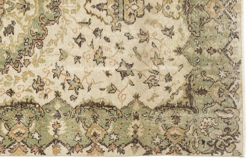 Load image 1 in gallery view. Zainuna - Vintage Medallion Rug - 5'9 X 10'2