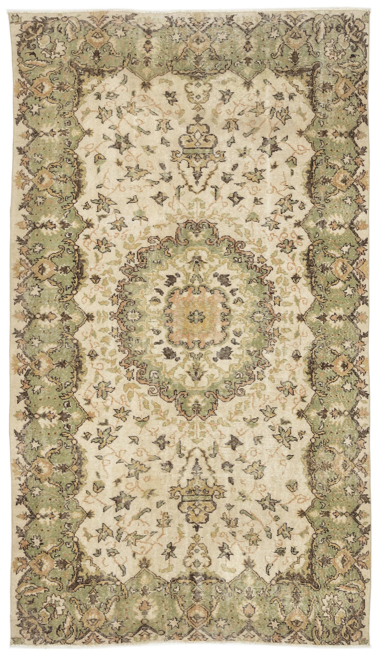 Zainuna - Vintage Medallion Rug - 5'9 X 10'2
