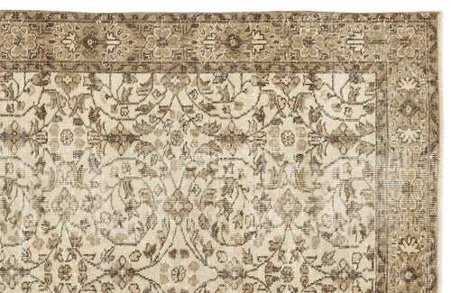 Load image 1 in gallery view. Prail - Vintage Floral Rug - 5'7 X 9'1