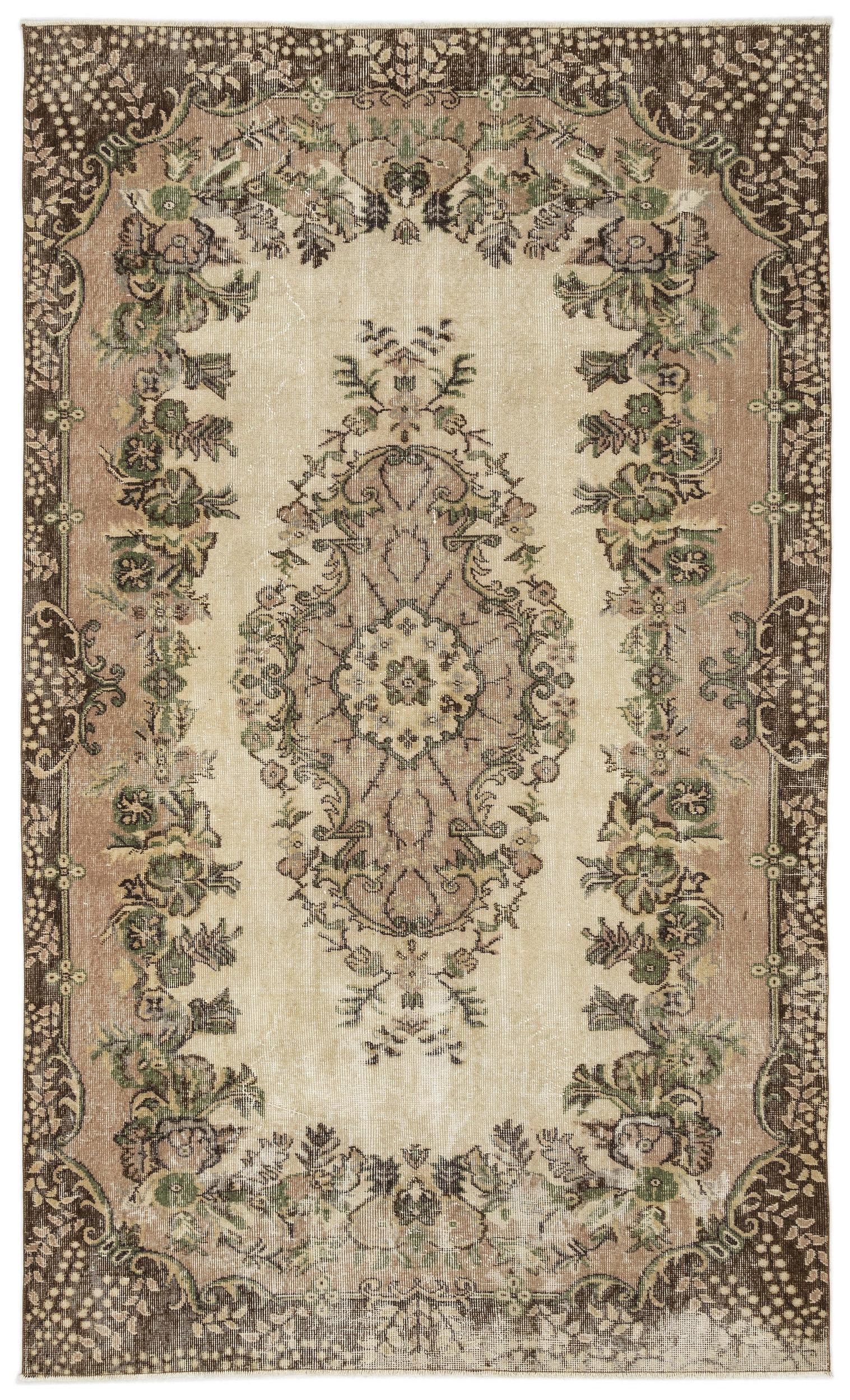 Faetayn - Vintage Medallion Rug - 5'6 X 9'4