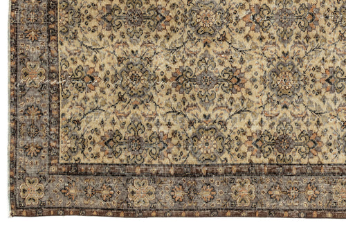 Bild 1 in Galerieansicht laden. Hahera - Vintage Floral Rug - 5'7 X 9'5