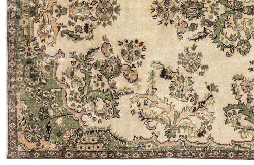 Load image 1 in gallery view. Trois - Vintage Medallion Rug - 5'10 X 9'11