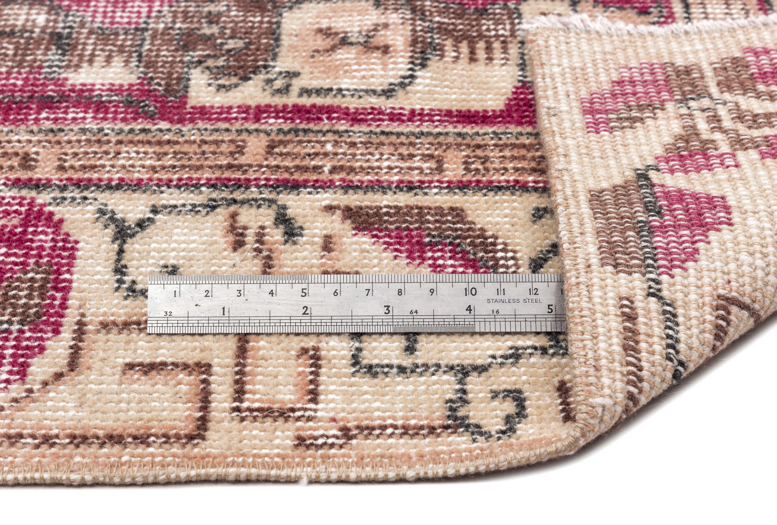 Shaen - Vintage Medallion Rug - 5'3 X 9'1