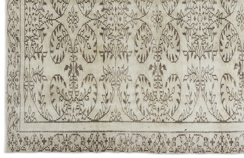 Bild 1 in Galerieansicht laden. Greunoa - Vintage Floral Rug - 5'4 X 9'6