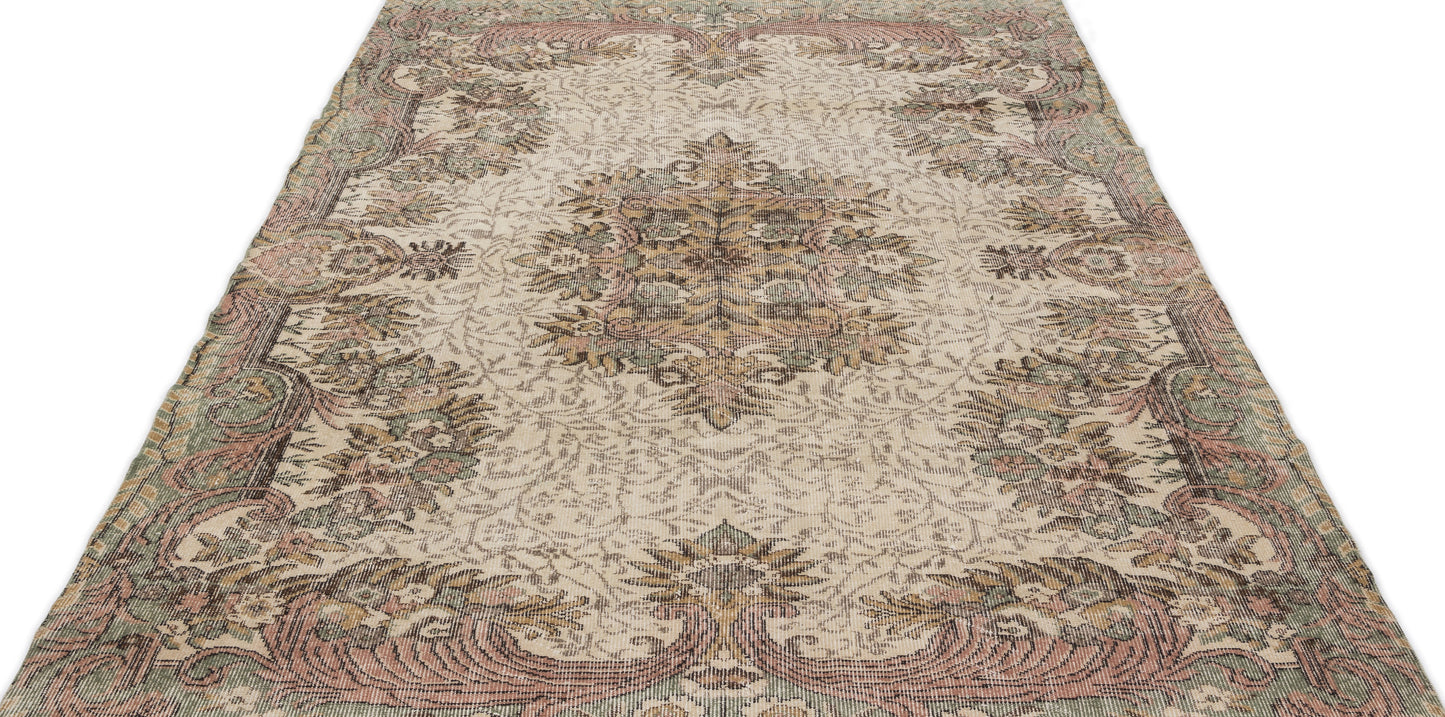 Themula - Vintage Medallion Rug - 5'8 X 9'5