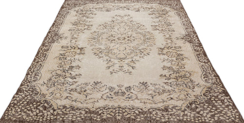 Load image 1 in gallery view. Petida - Vintage Medallion Rug - 5'8 X 9'5