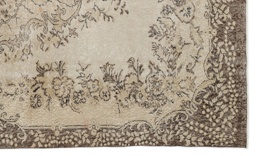 Load image 1 in gallery view. Petida - Vintage Medallion Rug - 5'8 X 9'5