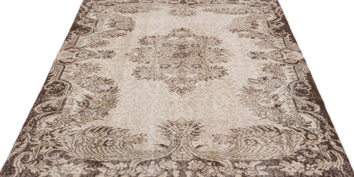 Flaos - Vintage Medallion Rug - 5'9 X 8'4