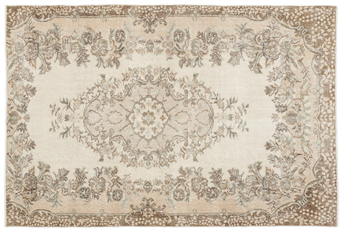 Load image 1 in gallery view. Greabuen - Vintage Medallion Rug - 5'7 X 8'4