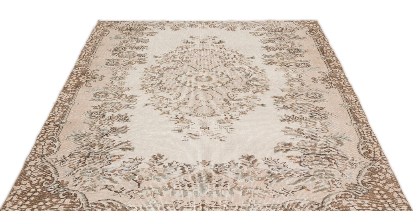 Greabuen - Vintage Medallion Rug - 5'7 X 8'4