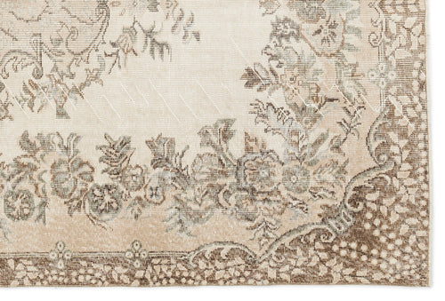 Load image 1 in gallery view. Greabuen - Vintage Medallion Rug - 5'7 X 8'4