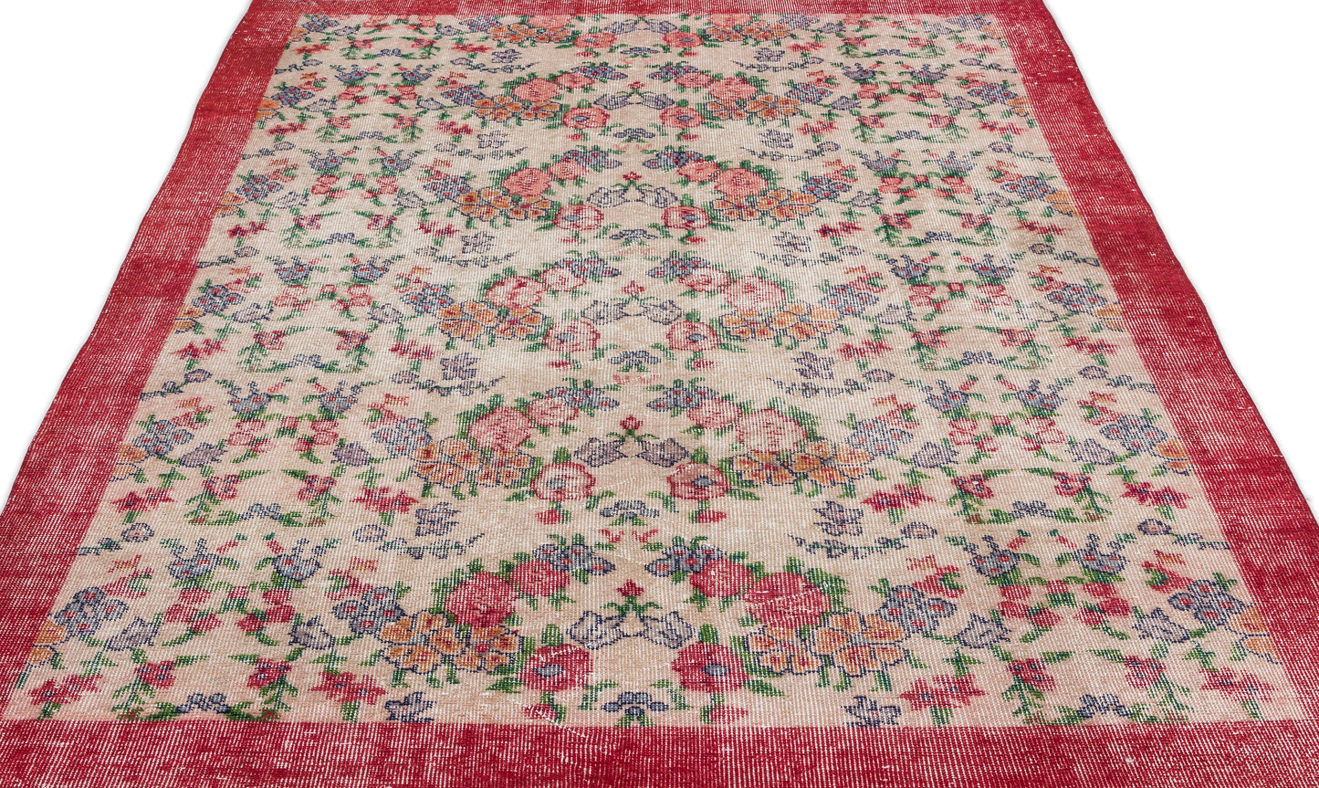 Sleil - Vintage Floral Rug - 5'5 X 8'8