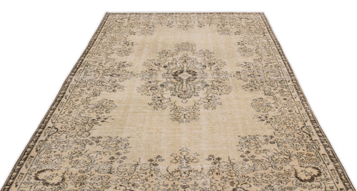 Load image 1 in gallery view. Preutata - Vintage Medallion Rug - 5'4 X 8'11