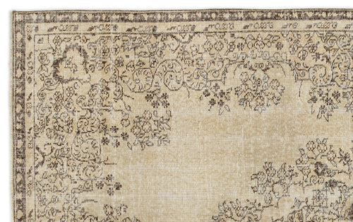 Load image 1 in gallery view. Preutata - Vintage Medallion Rug - 5'4 X 8'11