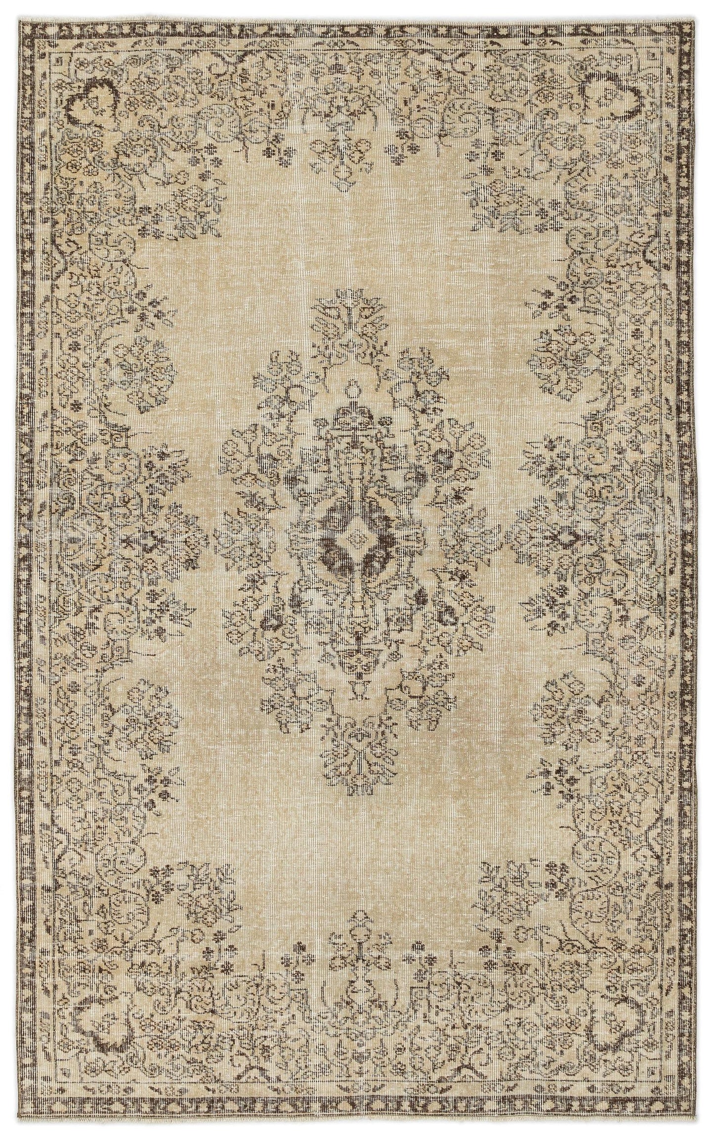 Preutata - Vintage Medallion Rug - 5'4 X 8'11