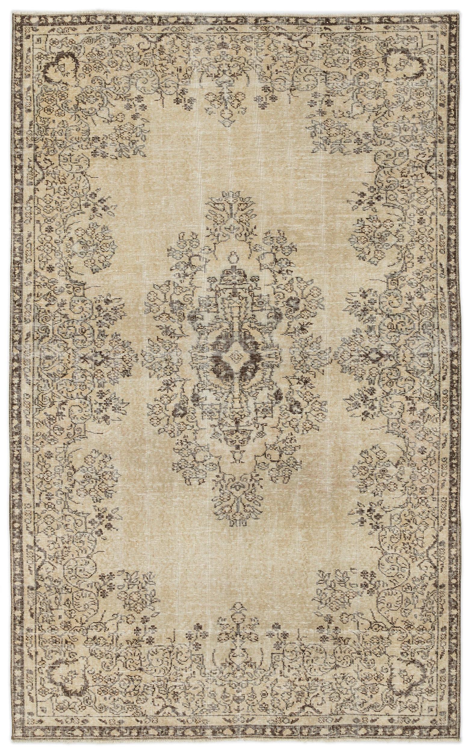 Preutata - Vintage Medallion Rug - 5'4 X 8'11