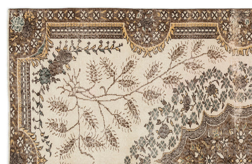 Load image 1 in gallery view. Vazeas - Vintage Medallion Rug - 5'6 X 8'7
